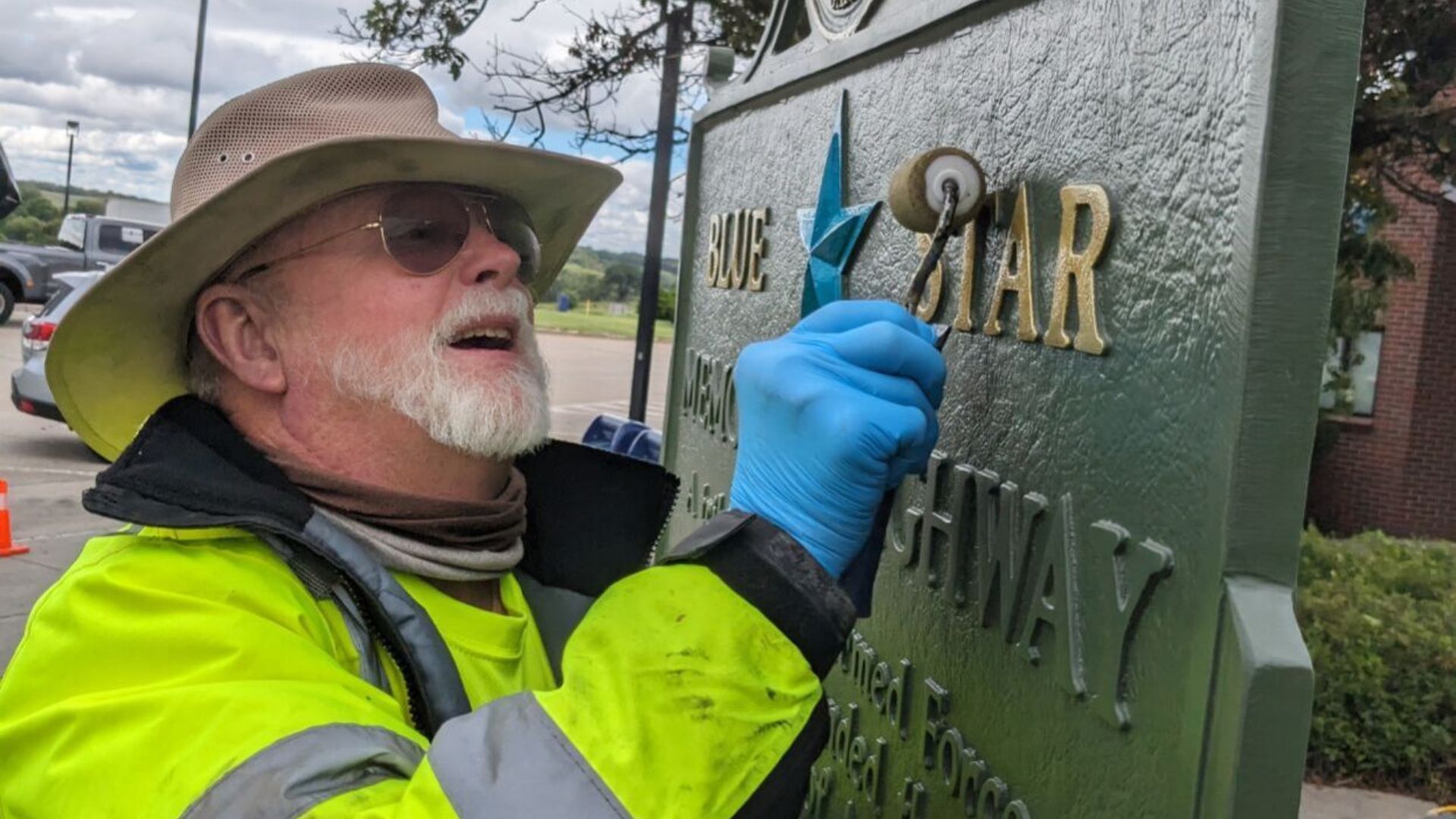 Veteran sprucing up Blue Star Highway markers across Nebraska